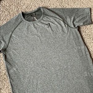 LIKE NEW Men’s Gymshark Seamless Tee
